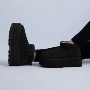 NEW CUSHIONAIRE Suede Hippy Platform Lined Booties in black for women 1025 4m2